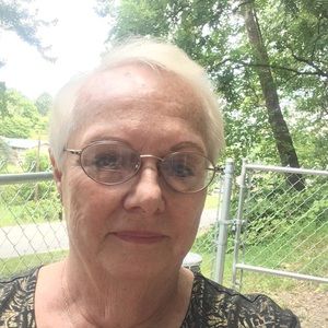 Meet your Posher, Lorna